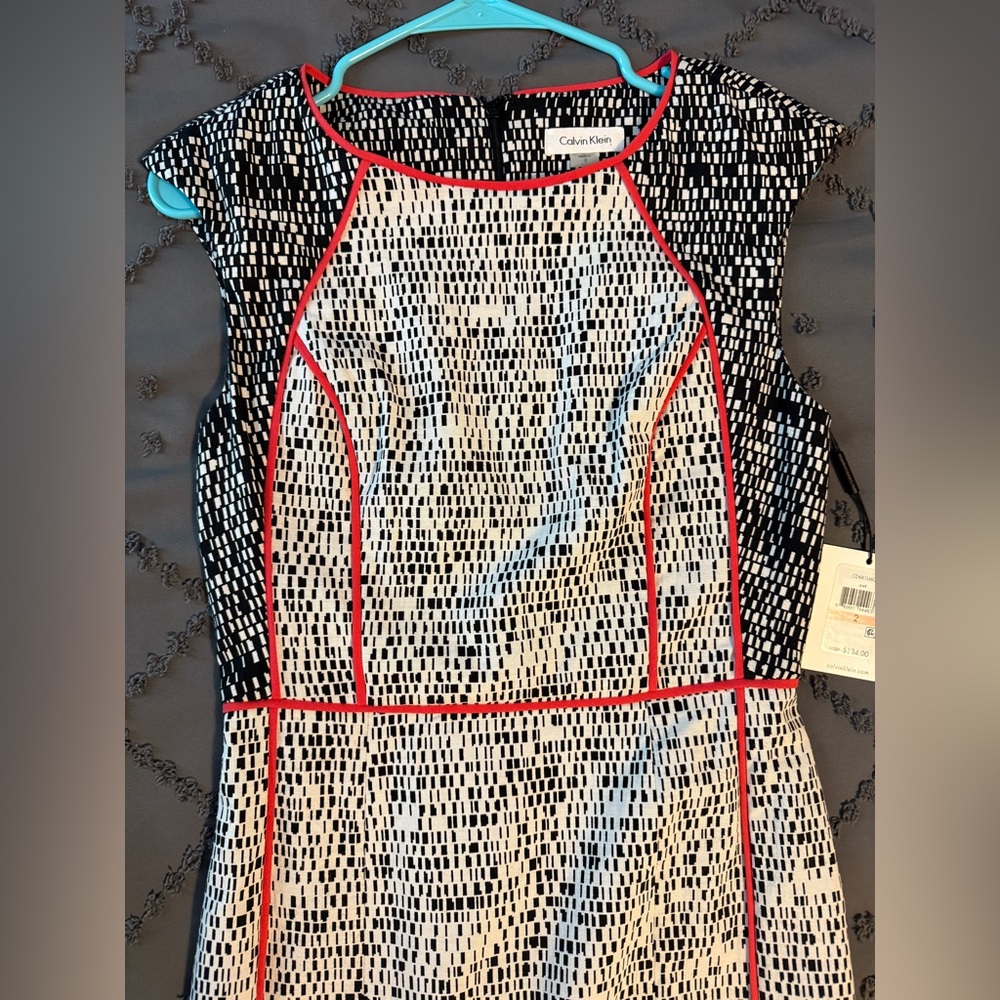 NWT! CALVIN KLEIN Patterned Sheath Dress with Piping - Size 2